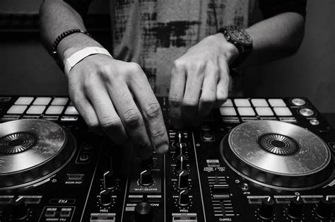 5 professional DJ schools in the PH: Sessions Academy, Beat .